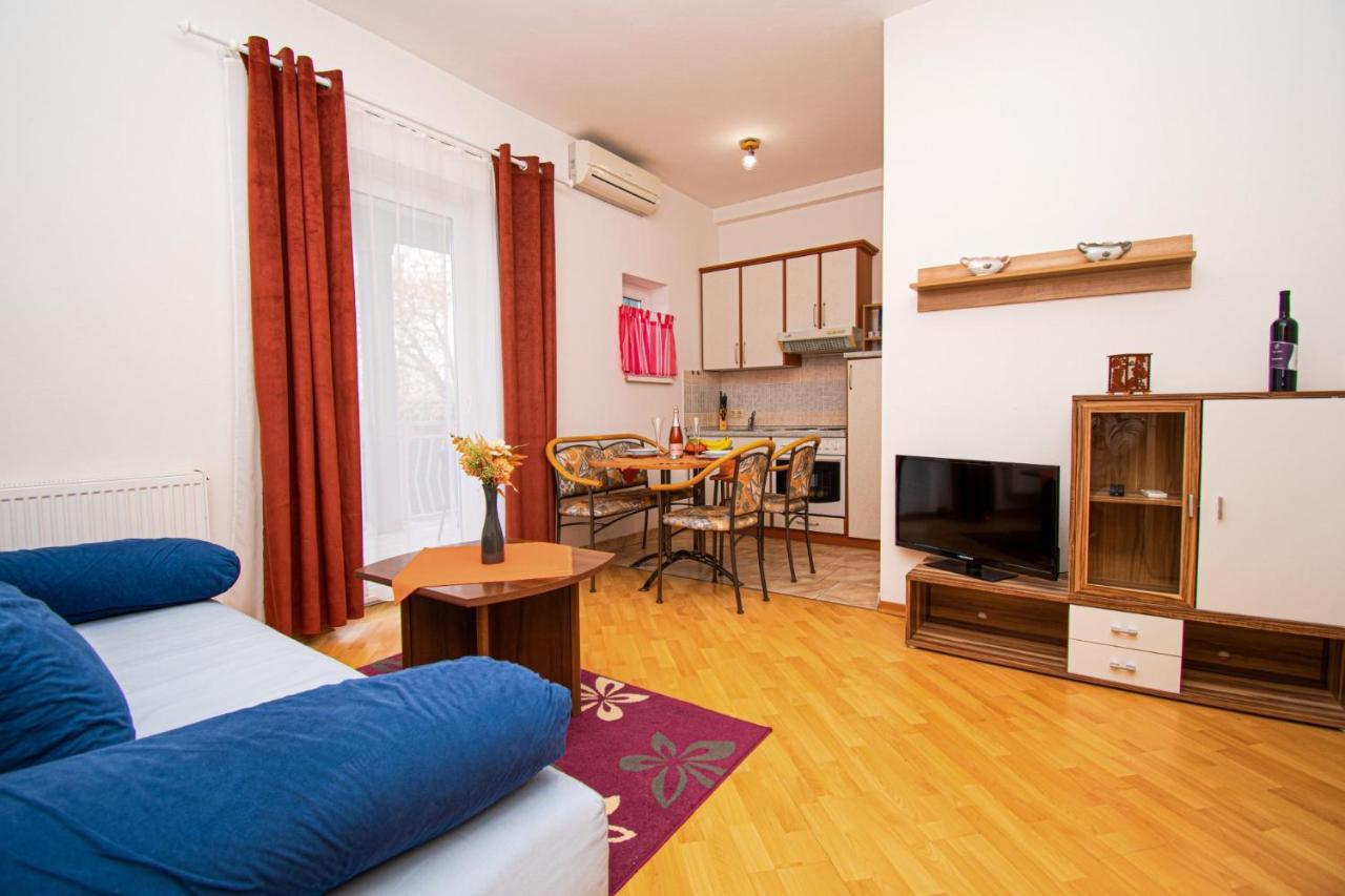 Apartments Prodan Πόρετς Εξωτερικό φωτογραφία