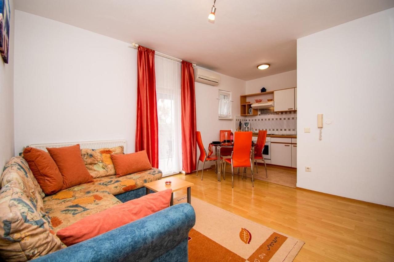 Apartments Prodan Πόρετς Εξωτερικό φωτογραφία