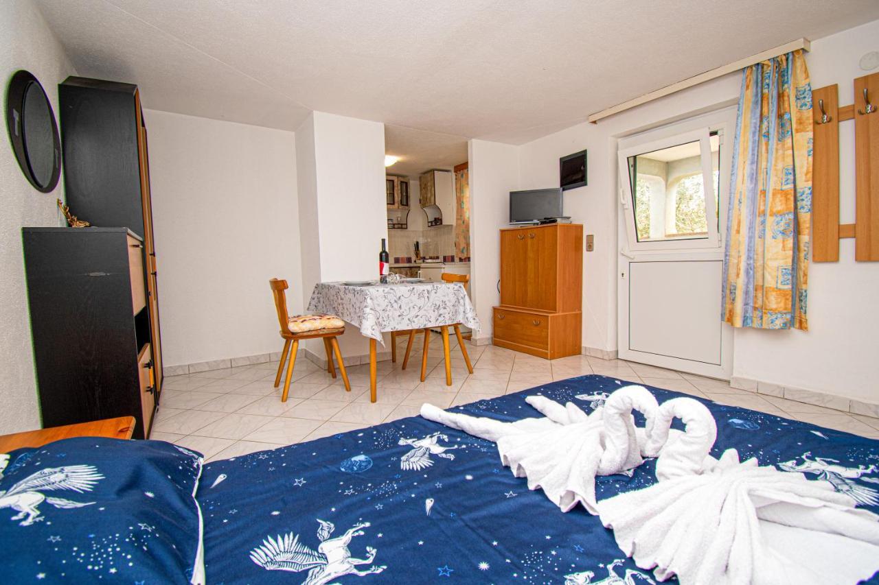 Apartments Prodan Πόρετς Εξωτερικό φωτογραφία